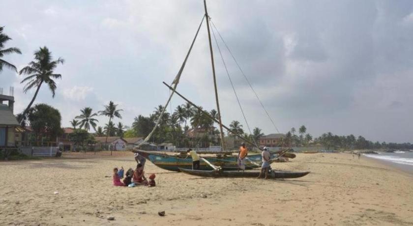Araliya Blue Beach View Hotel Kudapaduwa Exterior foto